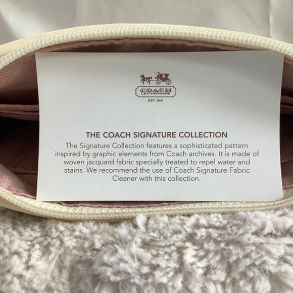 Coach, Ivory Signature Canvas Large Wristlet w Tag - Picture 4 of 5
